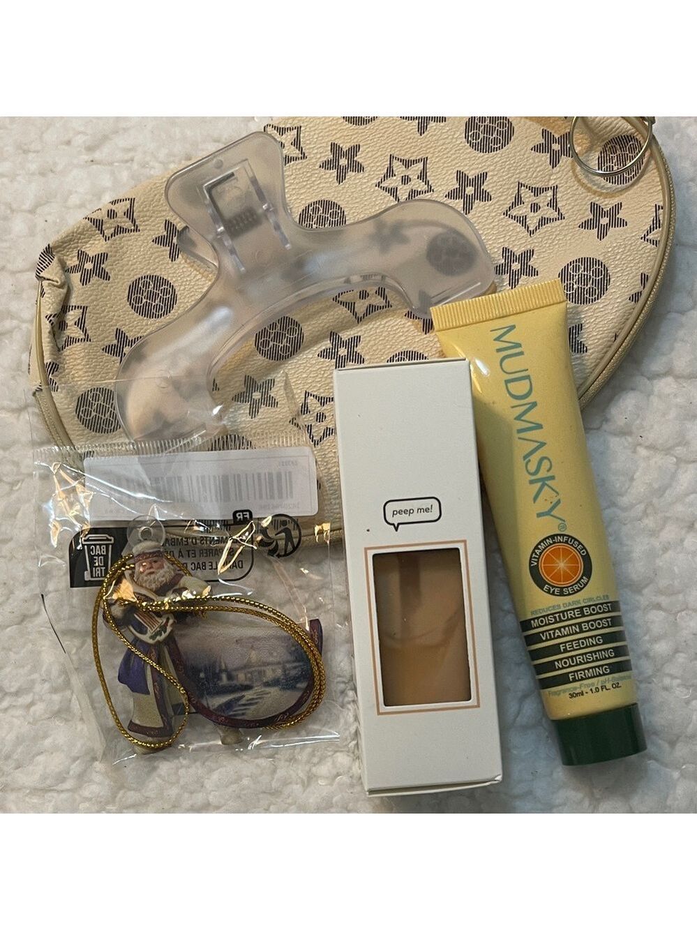 Crème foundation Make-up bag and Hair Clip Christmas ornament mud mask